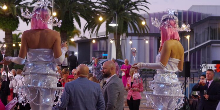 Dîner en Rouge fundraiser was a rhapsody in pink