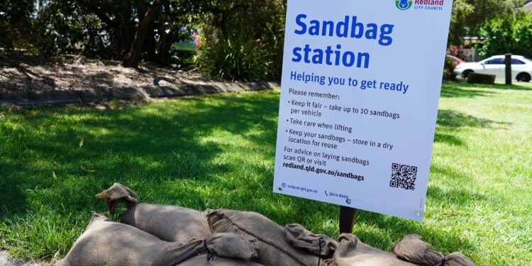 Wet weather alert: sandbag stations open