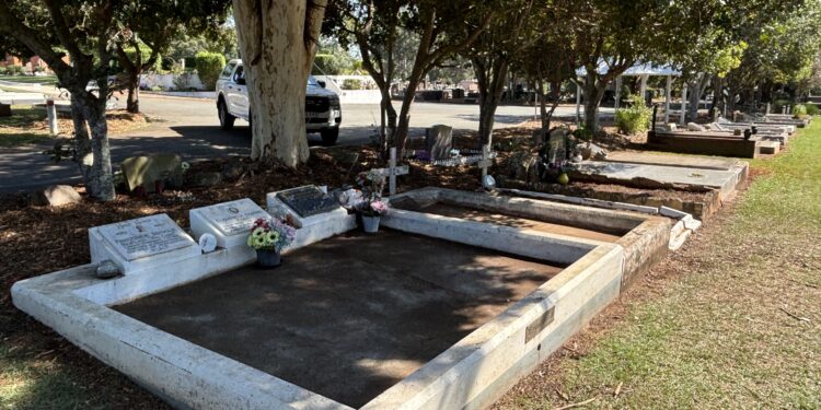 Students praised for volunteer cemetery work