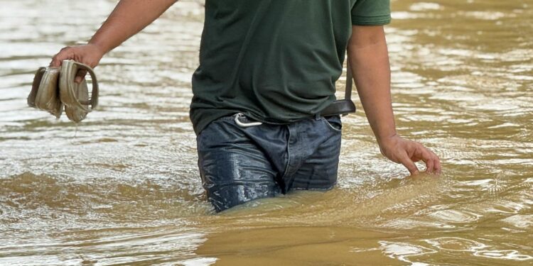 Boaties should reconsider need to be on the water