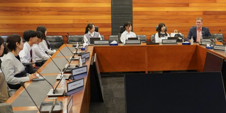 Japanese students learn about Redlands Coast