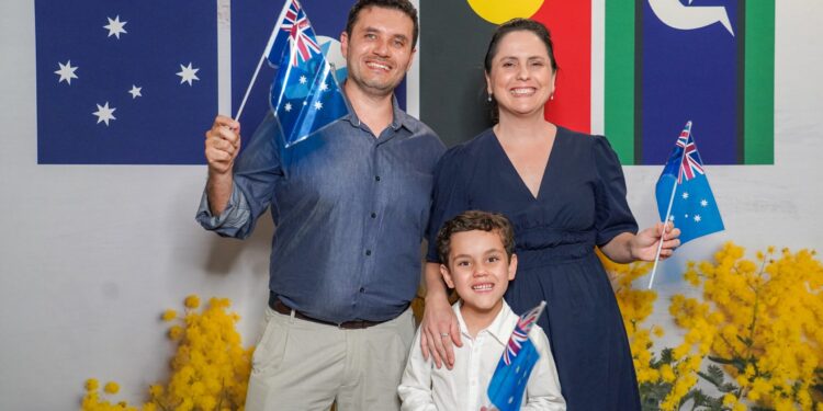 True blue: Redlands Coast welcomes 175 new Aussie citizens