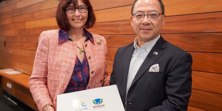 Consul General of Japan in Brisbane tours Redlands Coast