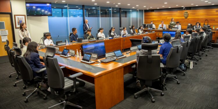 Japanese students provided with an insight into local government