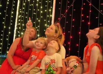 Let it glow! Tickets on sale for Enchanted Christmas Garden